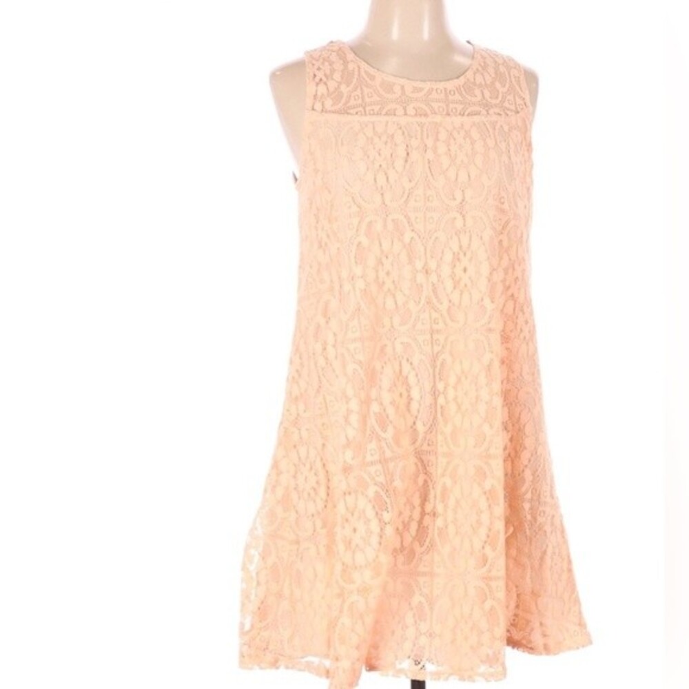 Simply Noelle blush cutout lace dress size medium